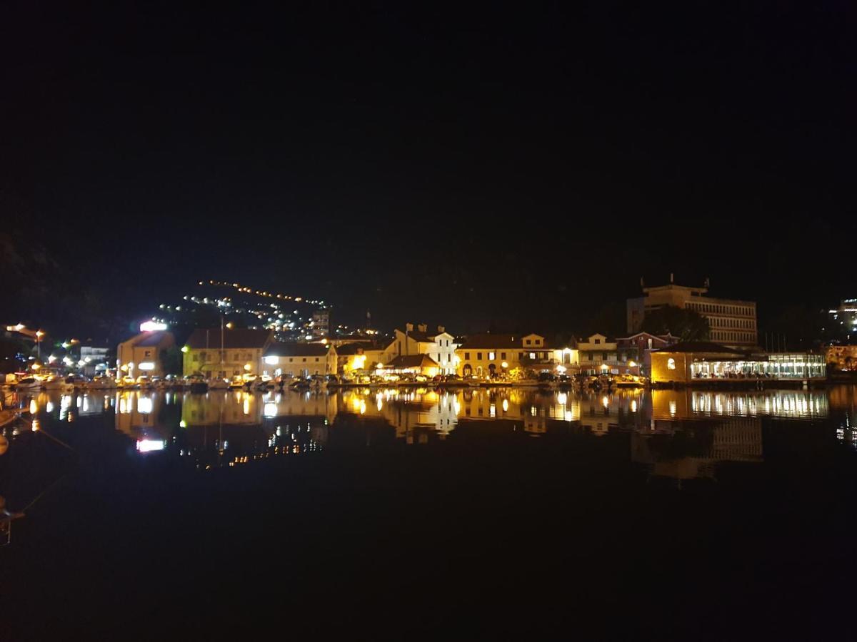 Appartamento Kotor Center W Esterno foto